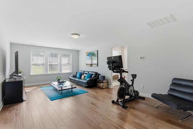 600 Cherry Grove Pt, Whites Creek, TN 37189
