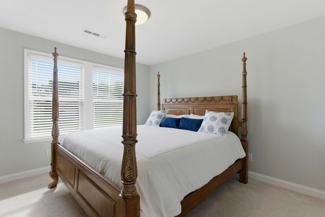 600 Cherry Grove Pt, Whites Creek, TN 37189