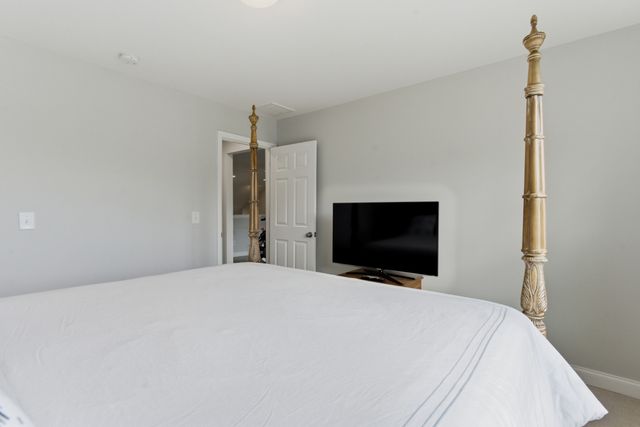 600 Cherry Grove Pt, Whites Creek, TN 37189