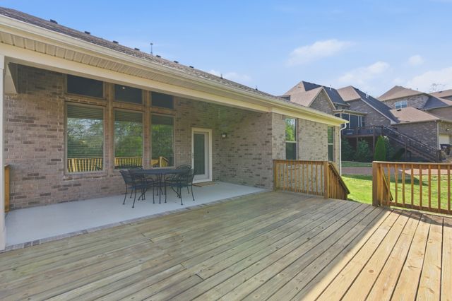 600 Cherry Grove Pt, Whites Creek, TN 37189