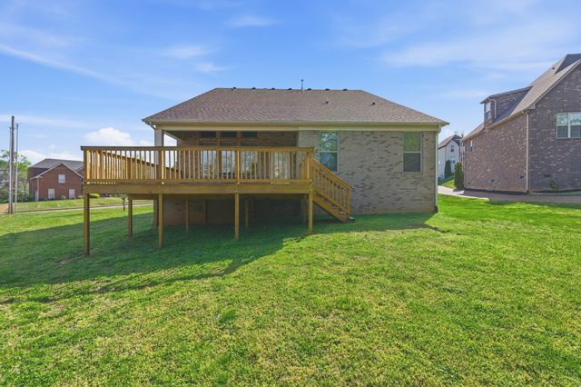 600 Cherry Grove Pt, Whites Creek, TN 37189