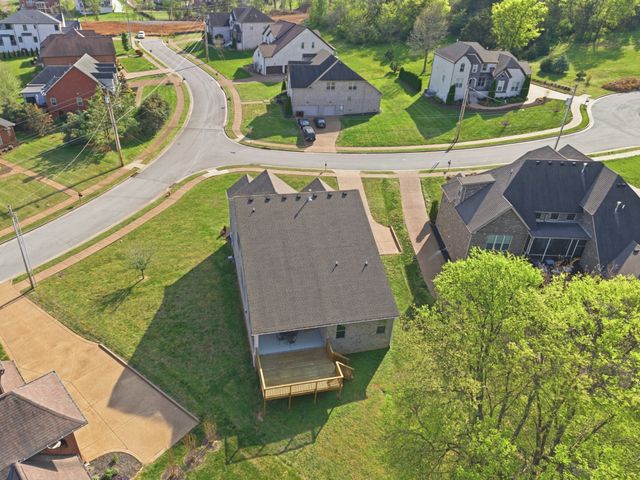 600 Cherry Grove Pt, Whites Creek, TN 37189