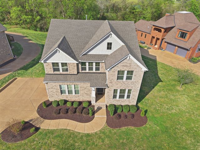 600 Cherry Grove Pt, Whites Creek, TN 37189