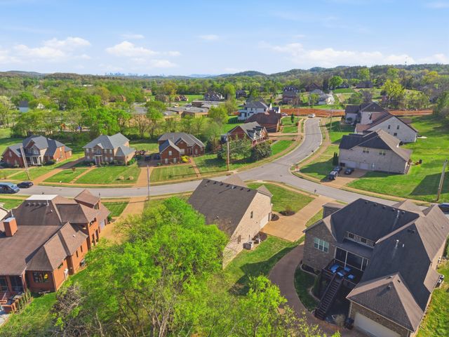 600 Cherry Grove Pt, Whites Creek, TN 37189