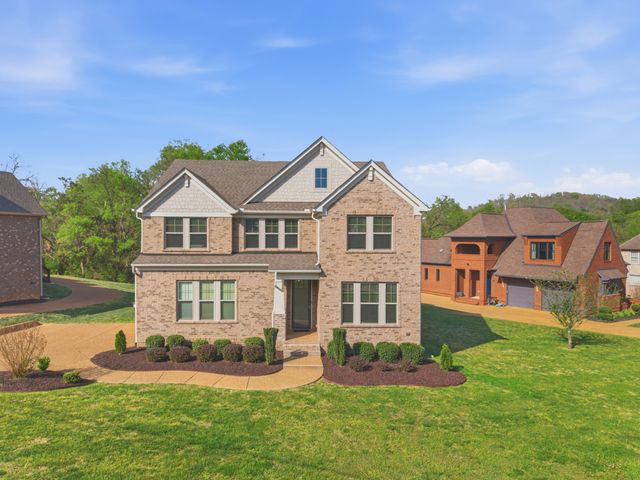 600 Cherry Grove Pt, Whites Creek, TN 37189