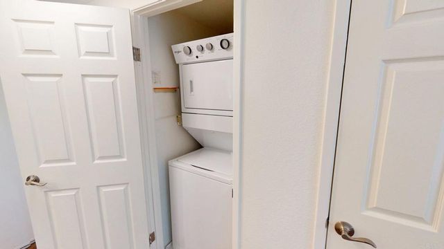 8340 Via Sonoma F, La Jolla, CA 92037