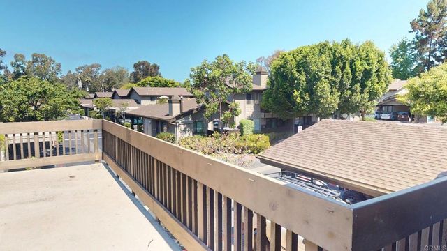 8340 Via Sonoma F, La Jolla, CA 92037