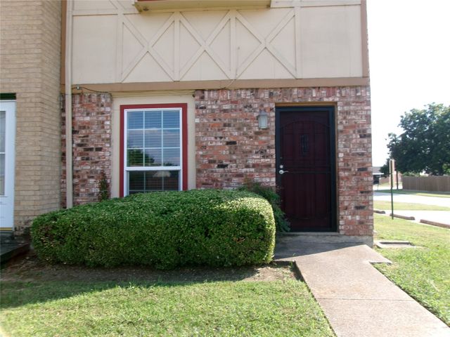 92 E Mountain Creek Court 1, Grand Prairie, TX 75052