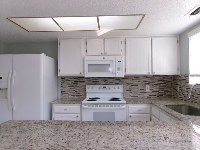 92 E Mountain Creek Court 1, Grand Prairie, TX 75052