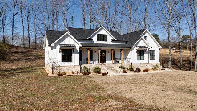 835 Edgewater Way, Jasper, TN 37347