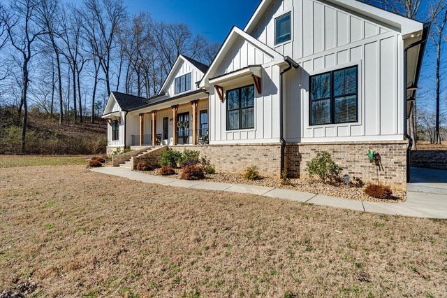 835 Edgewater Way, Jasper, TN 37347