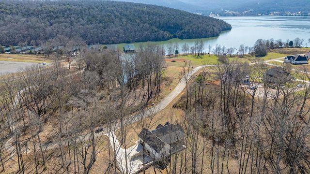 835 Edgewater Way, Jasper, TN 37347