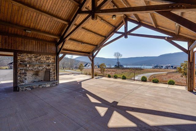 835 Edgewater Way, Jasper, TN 37347