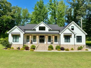 835 Edgewater Way, Jasper, TN 37347