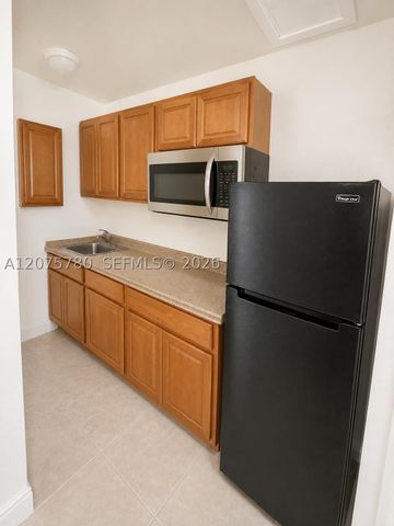633 Mokena Dr 1, Miami Springs, FL 33166