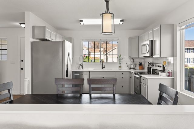 475 Fawn Circle, Pleasant Hill, IA 50327