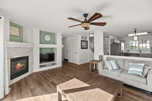 475 Fawn Circle, Pleasant Hill, IA 50327