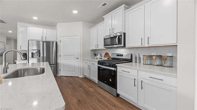 302 Sefton Drive, Jamestown, NC 27282