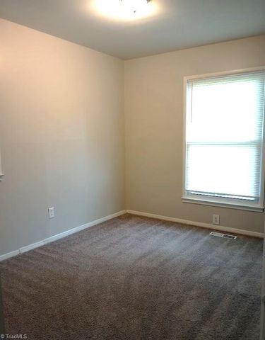 1036 Shalimar Drive, Winston-salem, NC 27107
