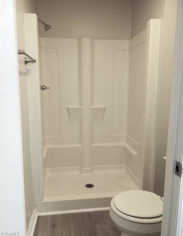 1036 Shalimar Drive, Winston-salem, NC 27107