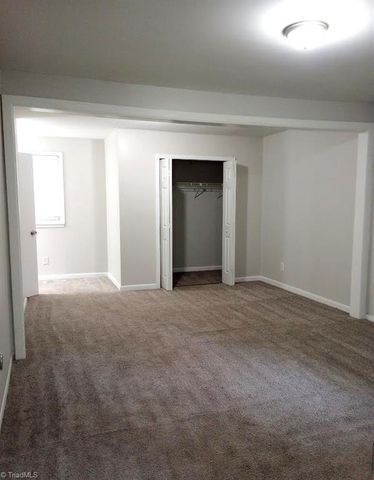 1036 Shalimar Drive, Winston-salem, NC 27107