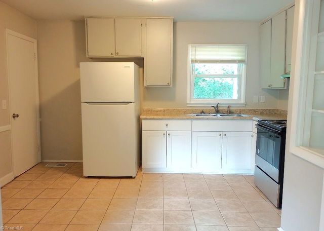 1036 Shalimar Drive, Winston-salem, NC 27107