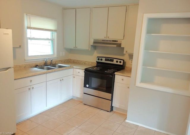 1036 Shalimar Drive, Winston-salem, NC 27107