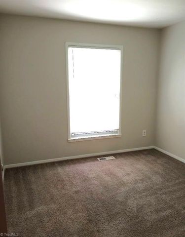 1036 Shalimar Drive, Winston-salem, NC 27107