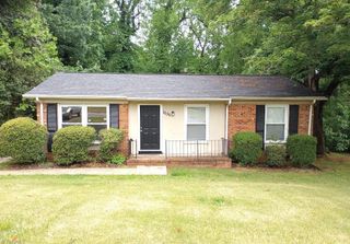 1036 Shalimar Drive, Winston-salem, NC 27107
