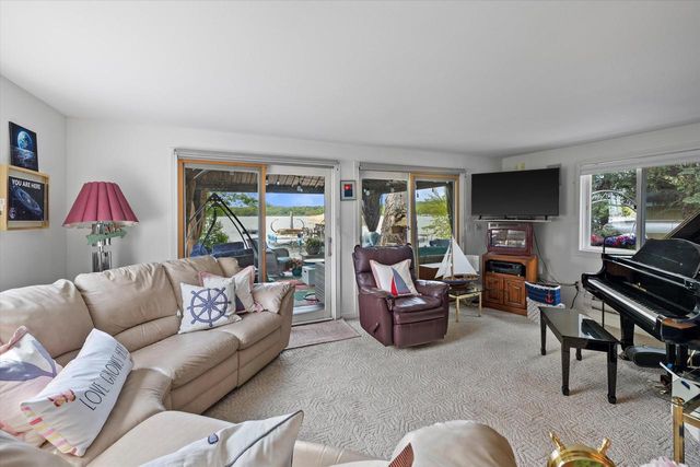 N26W30255 Maple AVENUE, Pewaukee, WI 53072