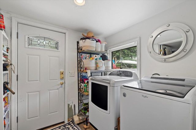 N26W30255 Maple AVENUE, Pewaukee, WI 53072