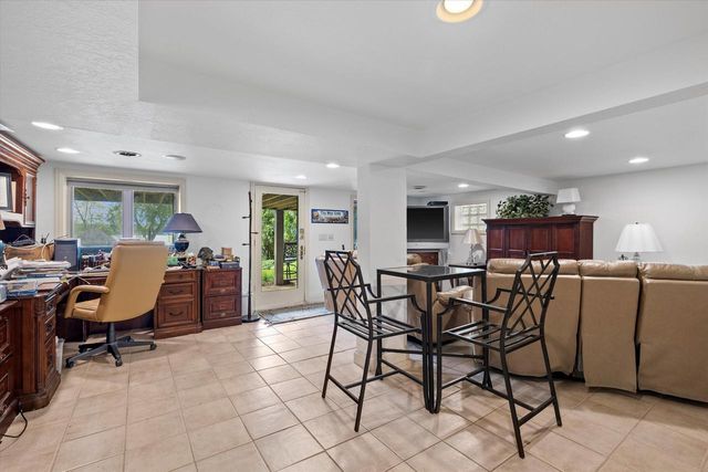 N26W30255 Maple AVENUE, Pewaukee, WI 53072