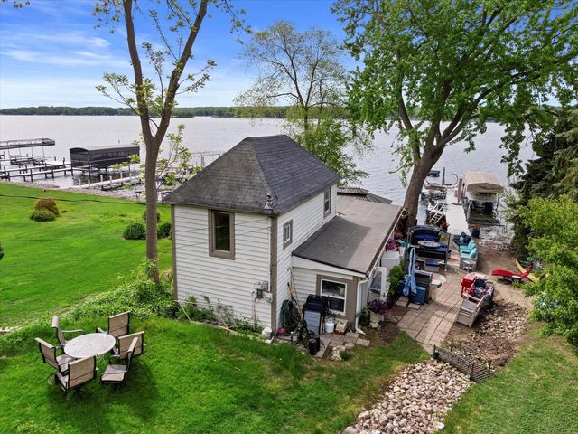 N26W30255 Maple AVENUE, Pewaukee, WI 53072