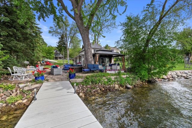 N26W30255 Maple AVENUE, Pewaukee, WI 53072