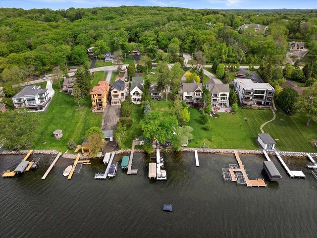 N26W30255 Maple AVENUE, Pewaukee, WI 53072