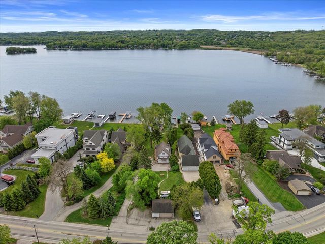 N26W30255 Maple AVENUE, Pewaukee, WI 53072