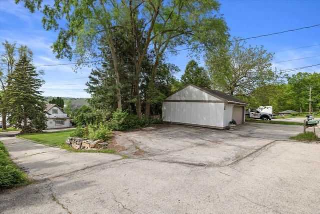 N26W30255 Maple AVENUE, Pewaukee, WI 53072