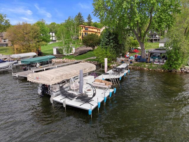 N26W30255 Maple AVENUE, Pewaukee, WI 53072