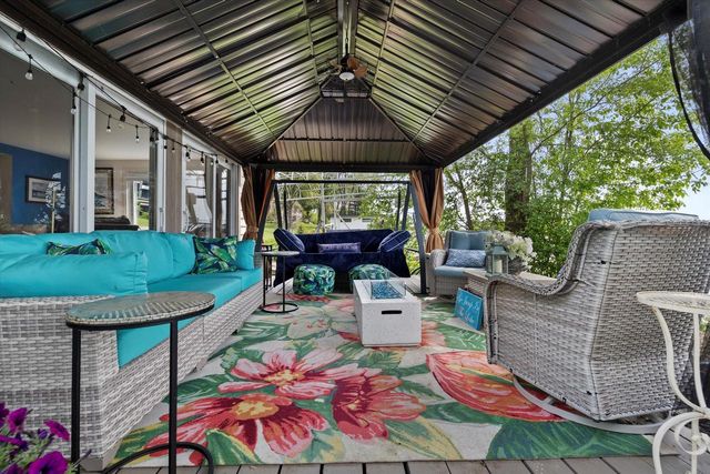 N26W30255 Maple AVENUE, Pewaukee, WI 53072