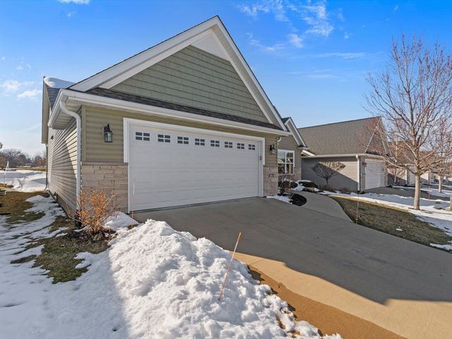 4732 Pheasant Creek Avenue, Davenport, IA 52807