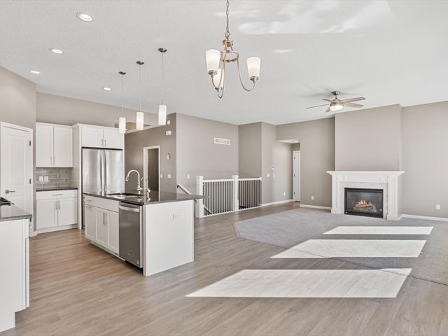 4732 Pheasant Creek Avenue, Davenport, IA 52807