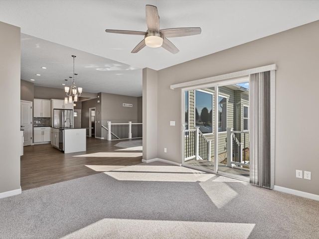 4732 Pheasant Creek Avenue, Davenport, IA 52807