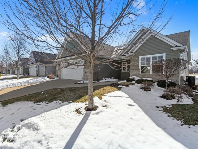 4732 Pheasant Creek Avenue, Davenport, IA 52807