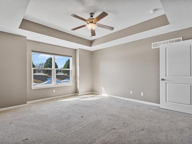 4732 Pheasant Creek Avenue, Davenport, IA 52807