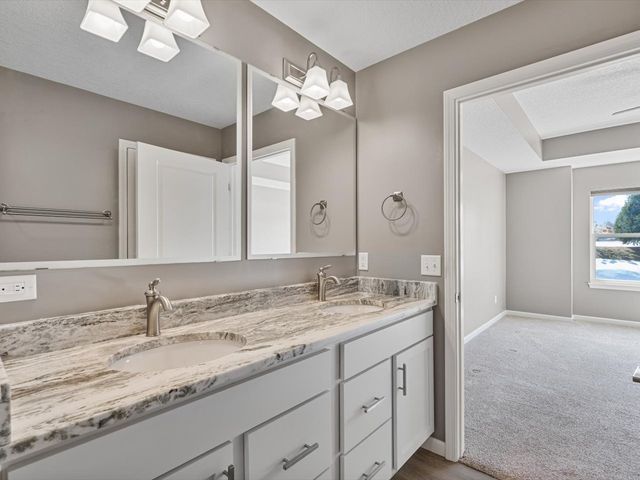 4732 Pheasant Creek Avenue, Davenport, IA 52807