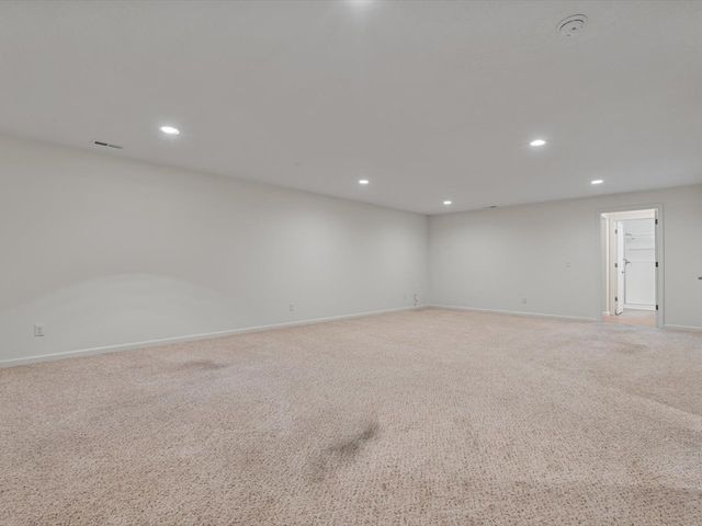 4732 Pheasant Creek Avenue, Davenport, IA 52807