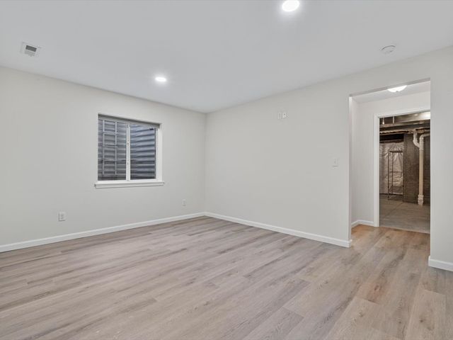 4732 Pheasant Creek Avenue, Davenport, IA 52807