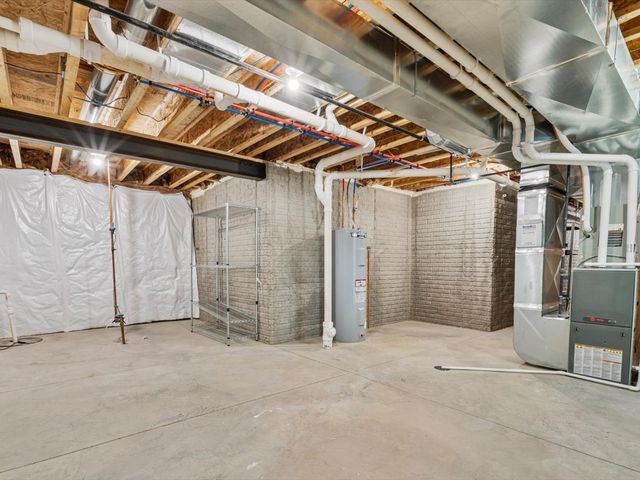 4732 Pheasant Creek Avenue, Davenport, IA 52807