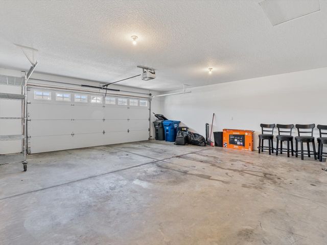 4732 Pheasant Creek Avenue, Davenport, IA 52807