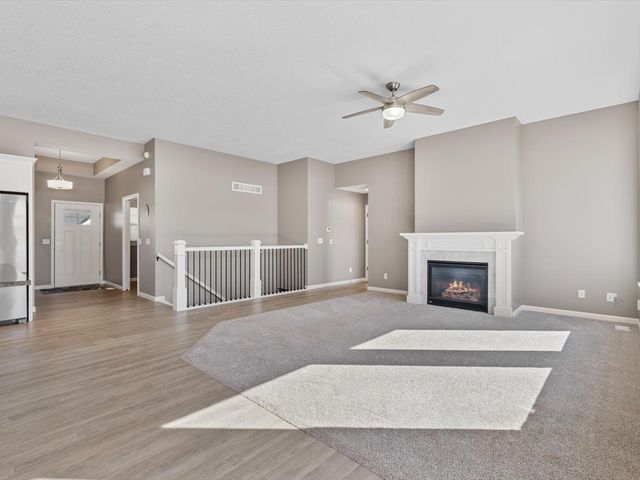 4732 Pheasant Creek Avenue, Davenport, IA 52807